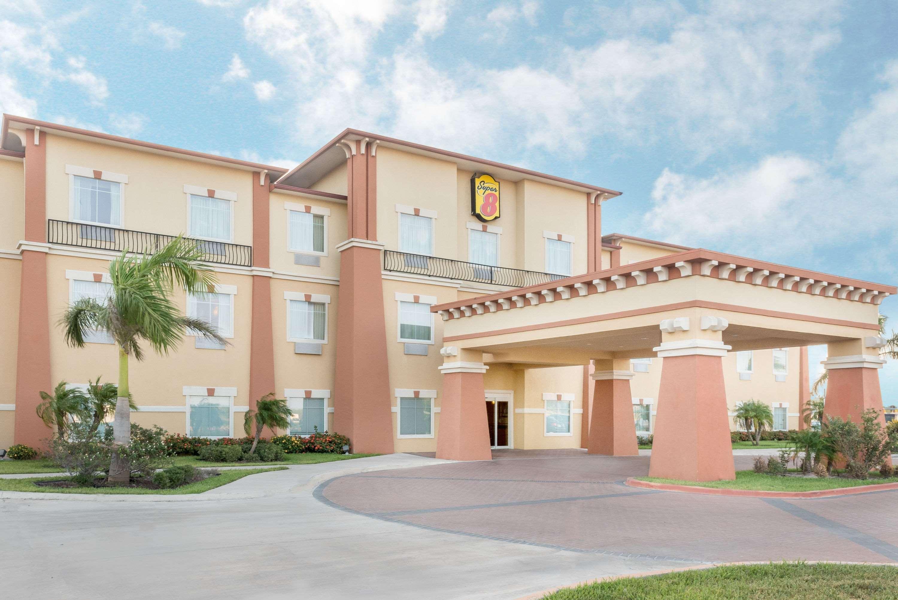 Super 8 By Wyndham Hidalgo At La Plaza Mall & Mcallen Airport Eksteriør bilde