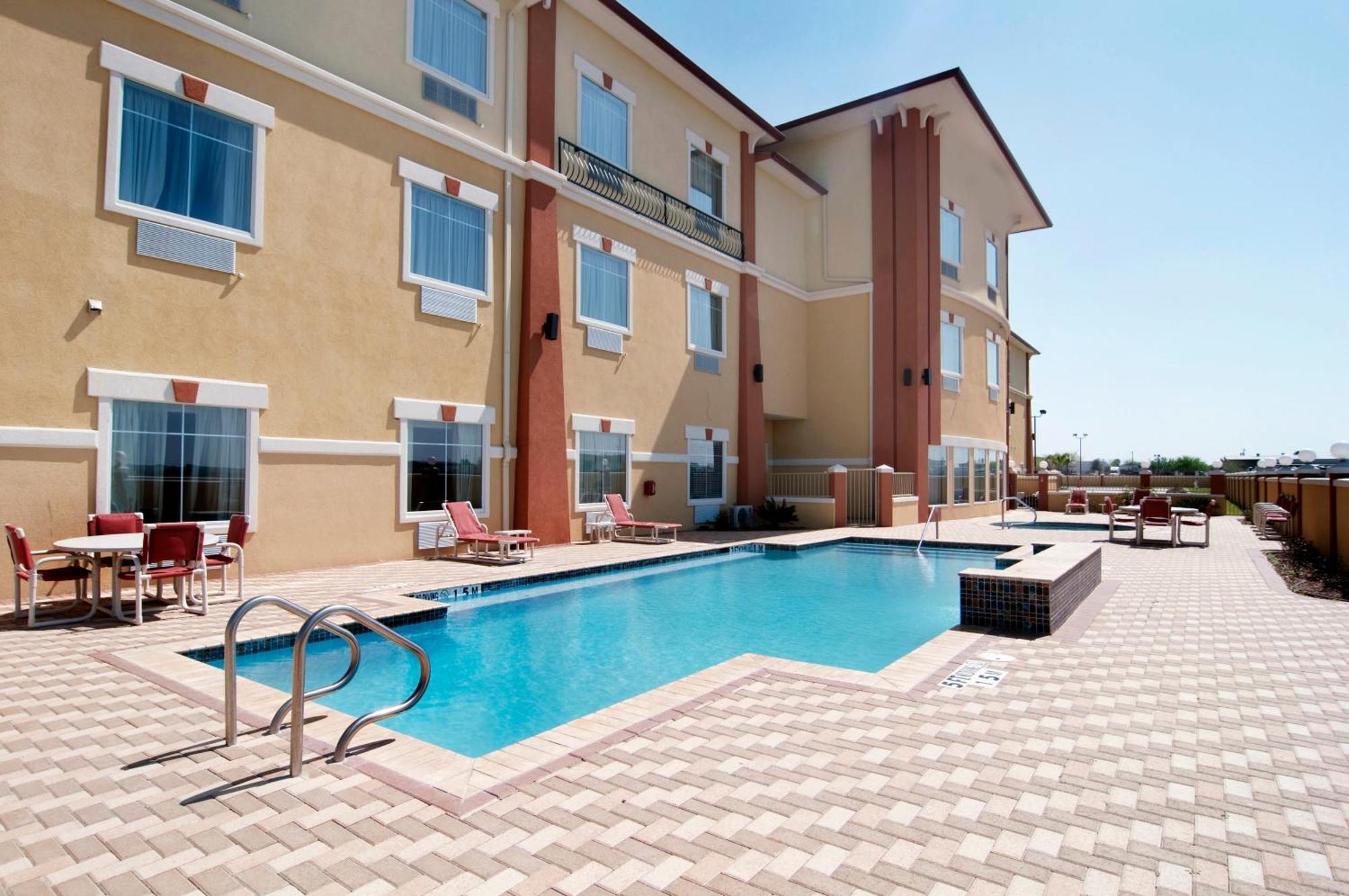 Super 8 By Wyndham Hidalgo At La Plaza Mall & Mcallen Airport Eksteriør bilde
