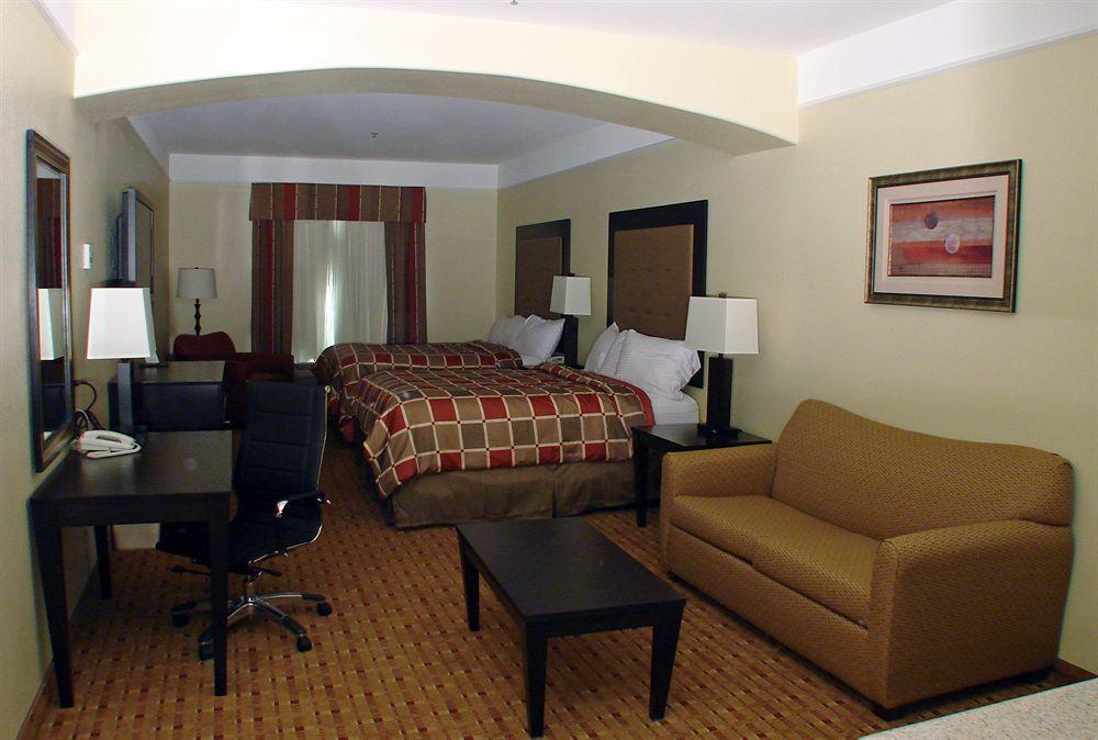 Super 8 By Wyndham Hidalgo At La Plaza Mall & Mcallen Airport Rom bilde
