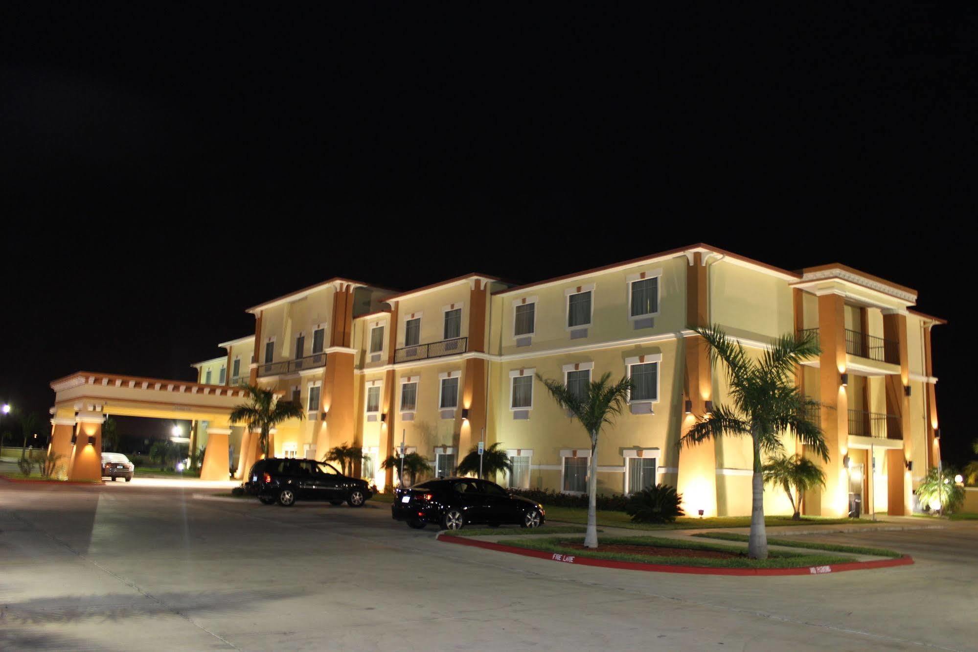 Super 8 By Wyndham Hidalgo At La Plaza Mall & Mcallen Airport Eksteriør bilde
