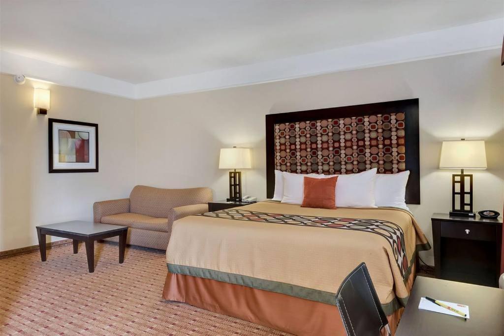 Super 8 By Wyndham Hidalgo At La Plaza Mall & Mcallen Airport Eksteriør bilde